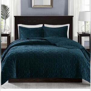 Madison Park Harper Velvet 3-Pc Queen Coverlet